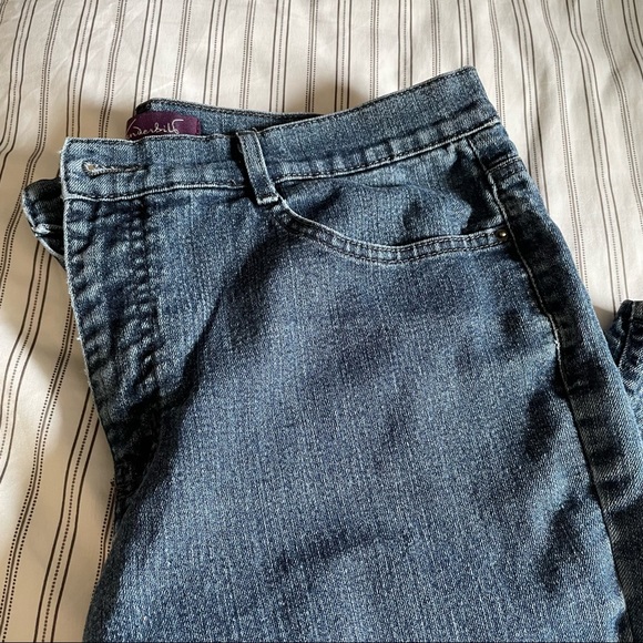 Women’s Gloria Vanderbilt ‘Alana’ Straight Leg Jeans - Dark Blue Jean - Plus - Picture 2 of 14